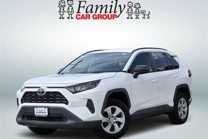2021 Toyota RAV4 LE photo 1