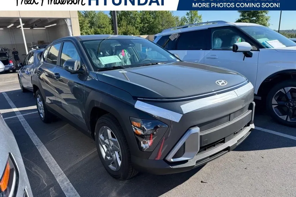 2026 Hyundai Kona SE photo 1