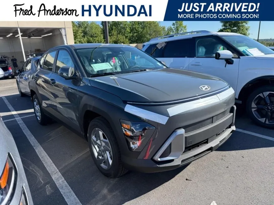 2026 Hyundai Kona SE photo 1
