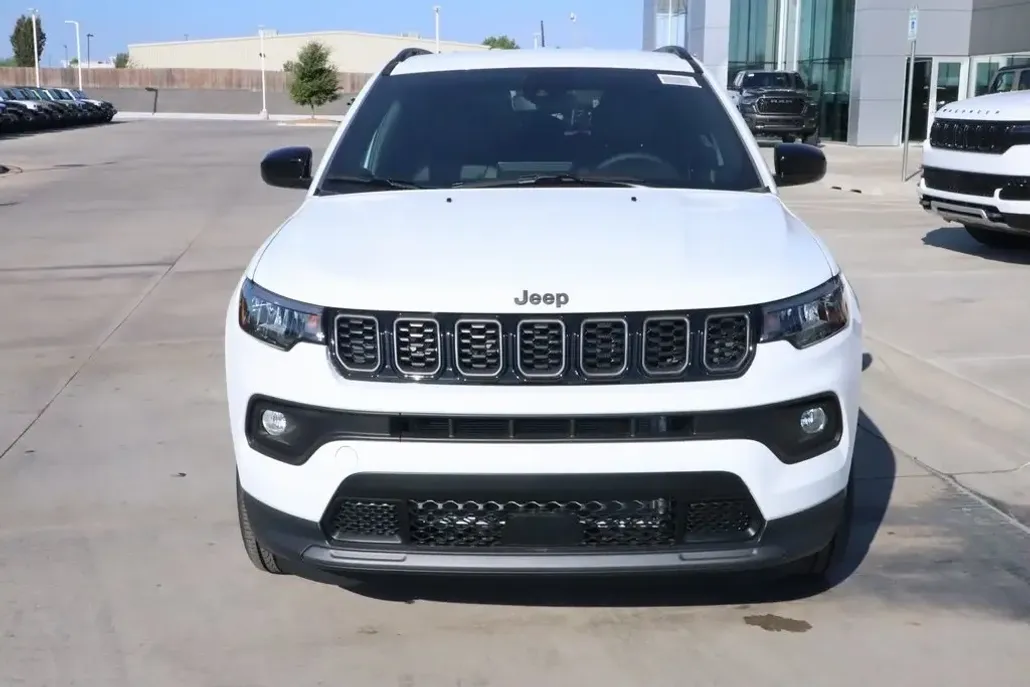 2026 Jeep Compass Latitude photo 1
