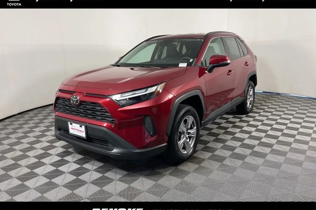 2023 Toyota RAV4 XLE photo 1