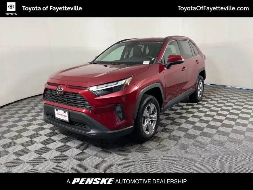 2023 Toyota RAV4 XLE photo 1