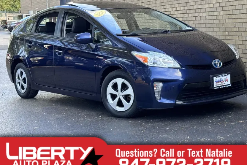 2014 Toyota Prius Four photo 1