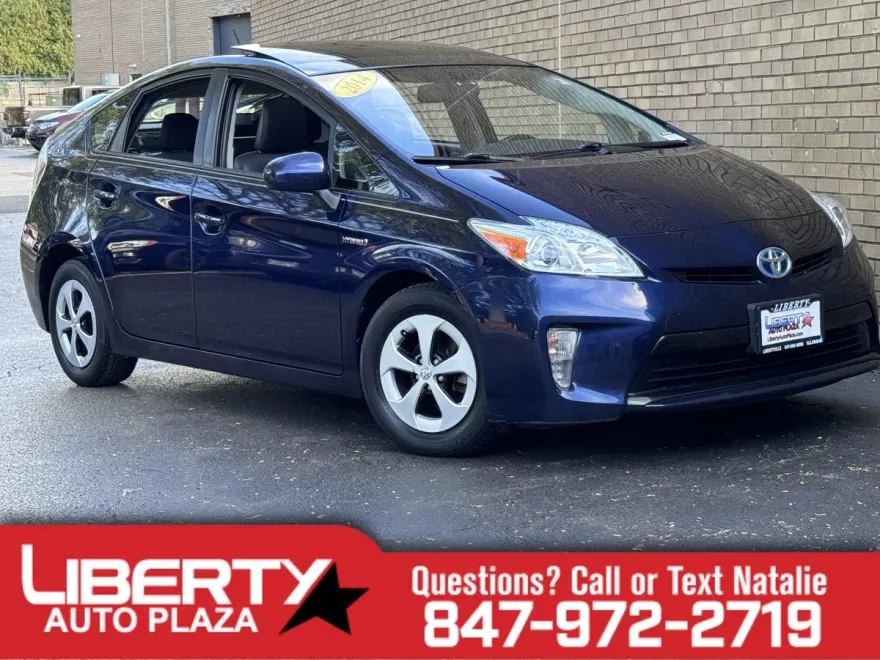 2014 Toyota Prius Four photo 1