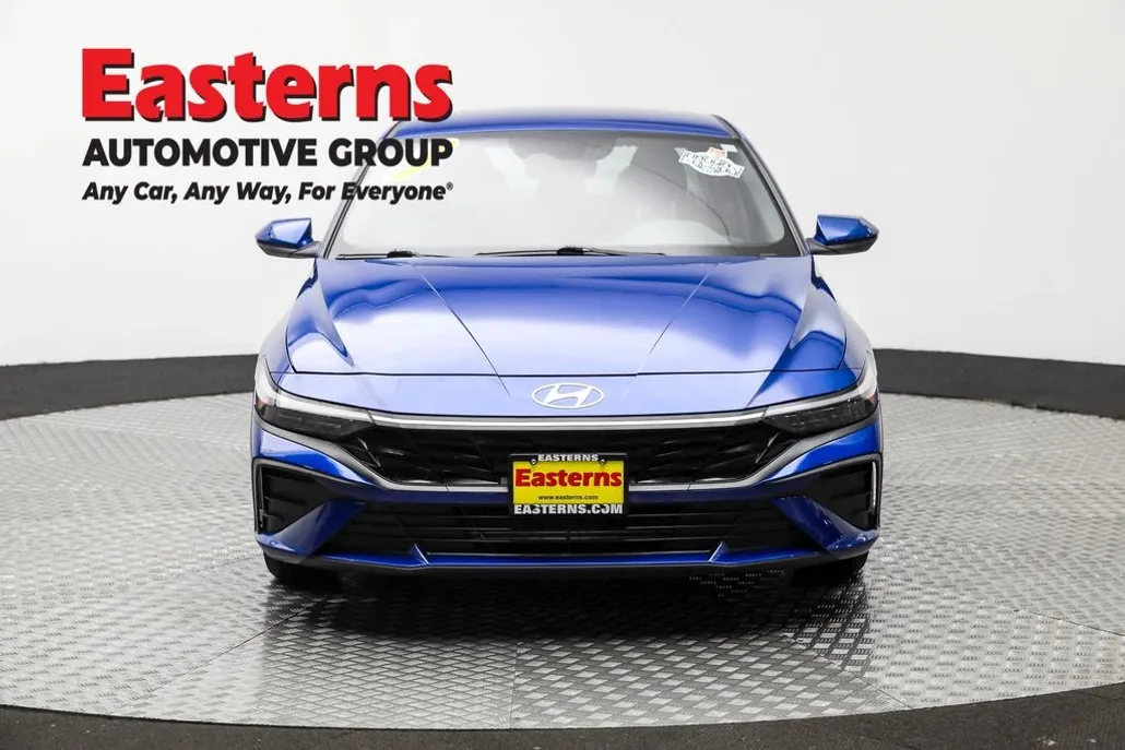 2024 Hyundai Elantra SE photo 1