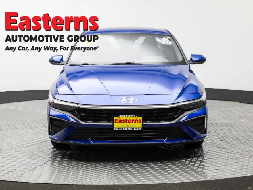 2024 Hyundai Elantra SE photo 1