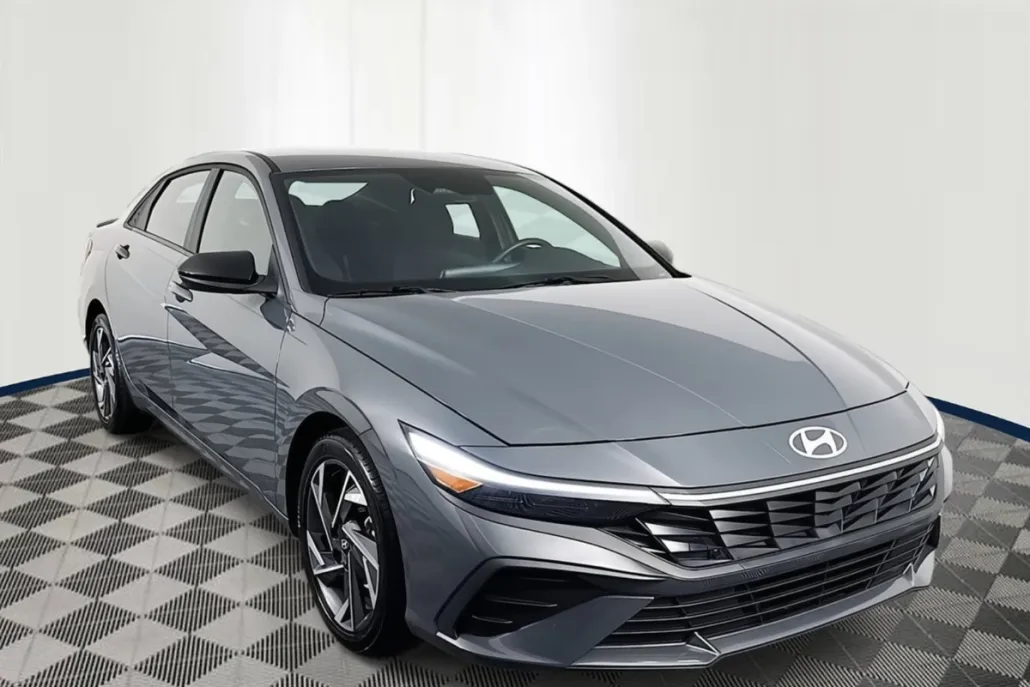 2025 Hyundai Elantra SEL Sport photo 1