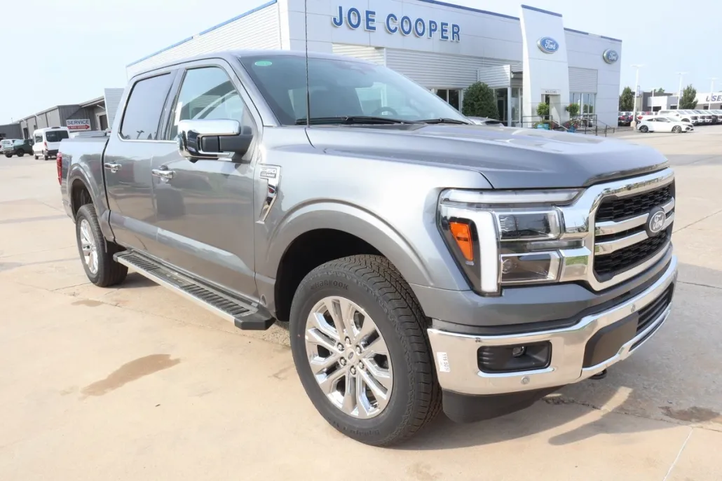 2025 Ford F-150 Lariat photo 1