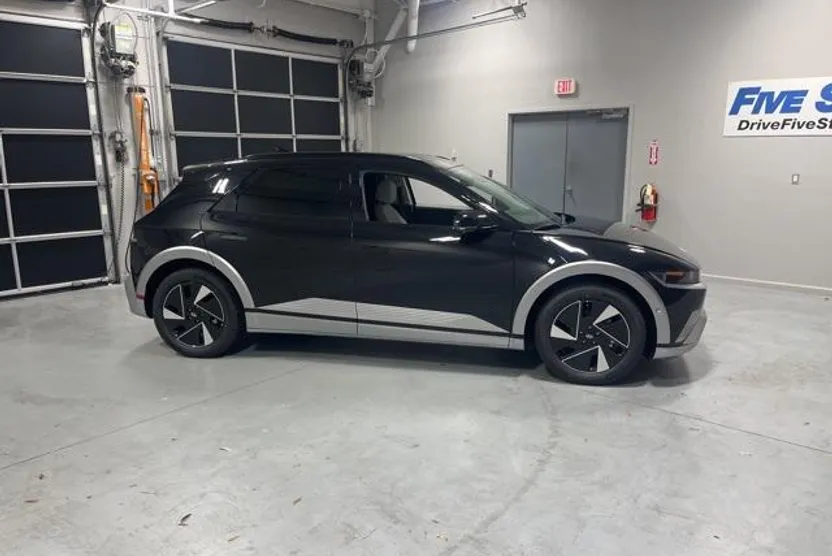 2025 Hyundai Ioniq 5 Limited photo 1