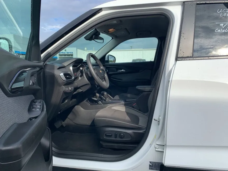 2023 Chevrolet Trailblazer LT photo 1