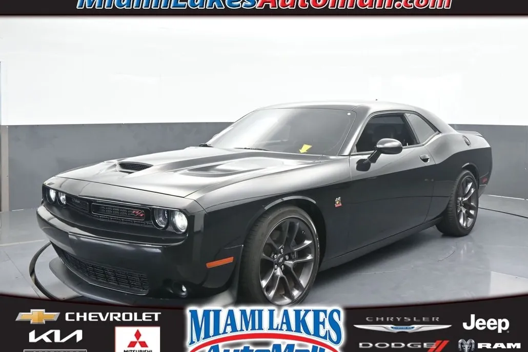 2022 Dodge Challenger R/T Scat Pack photo 1