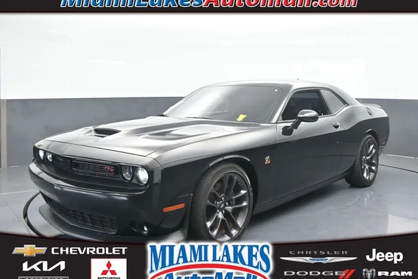 2022 Dodge Challenger R/T Scat Pack photo 1