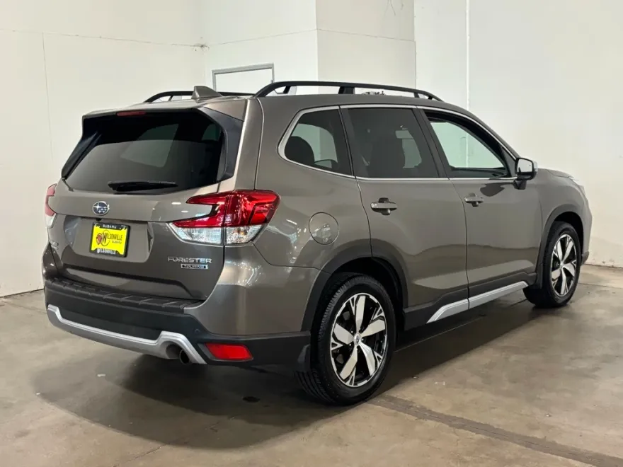 2021 Subaru Forester Touring photo 1