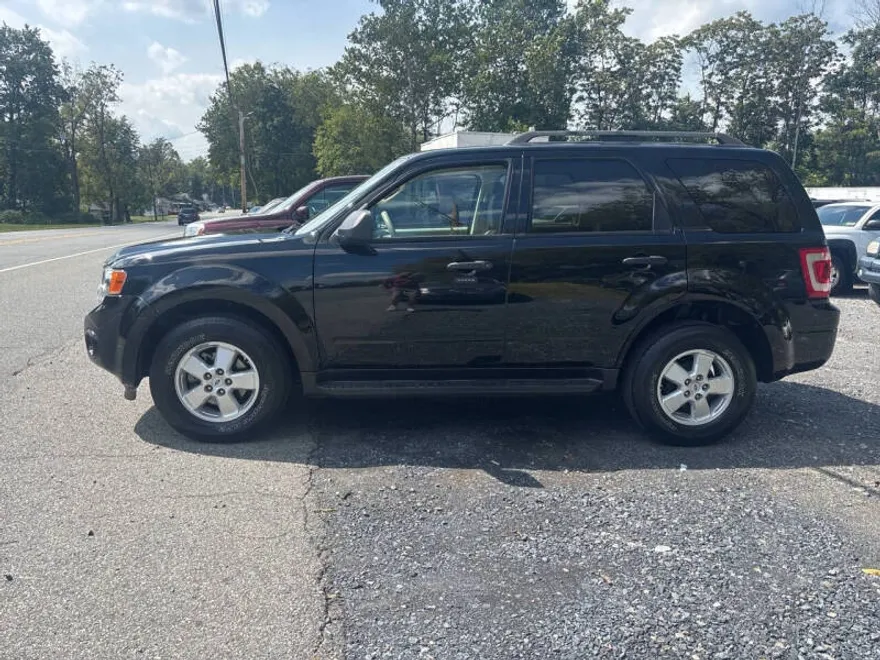 2010 Ford Escape XLT photo 1