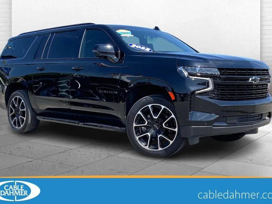 2023 Chevrolet Suburban RST photo 1