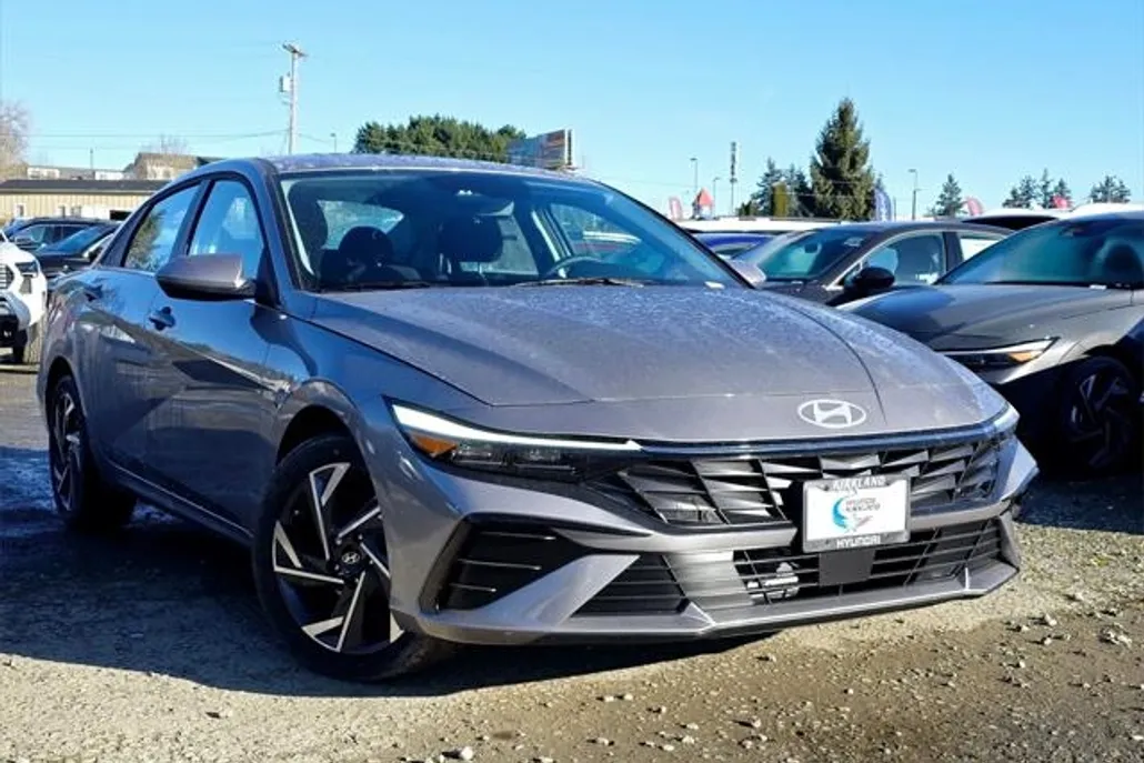 2025 Hyundai Elantra SEL Convenience photo 1