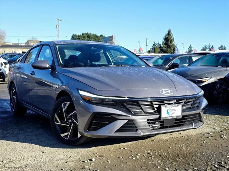 2025 Hyundai Elantra SEL Convenience photo 1