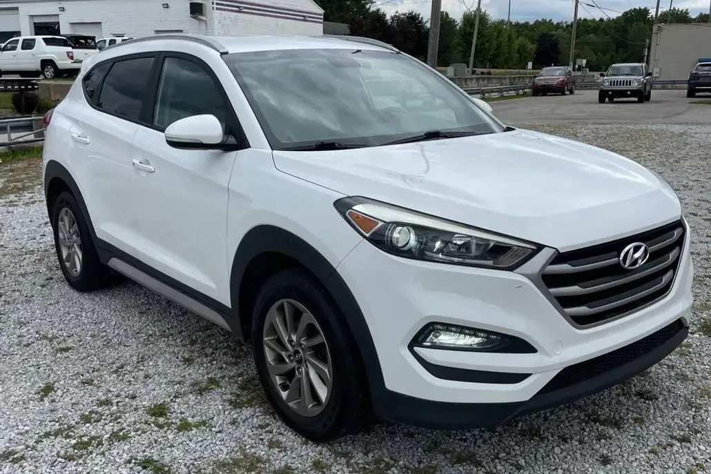 2017 Hyundai Tucson SE Plus photo 1