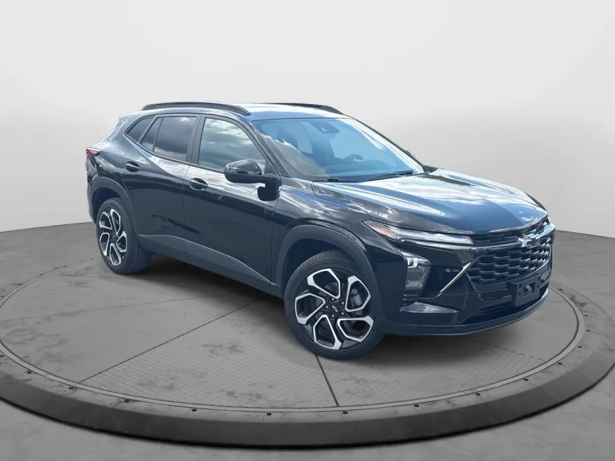 2024 Chevrolet Trax photo 1
