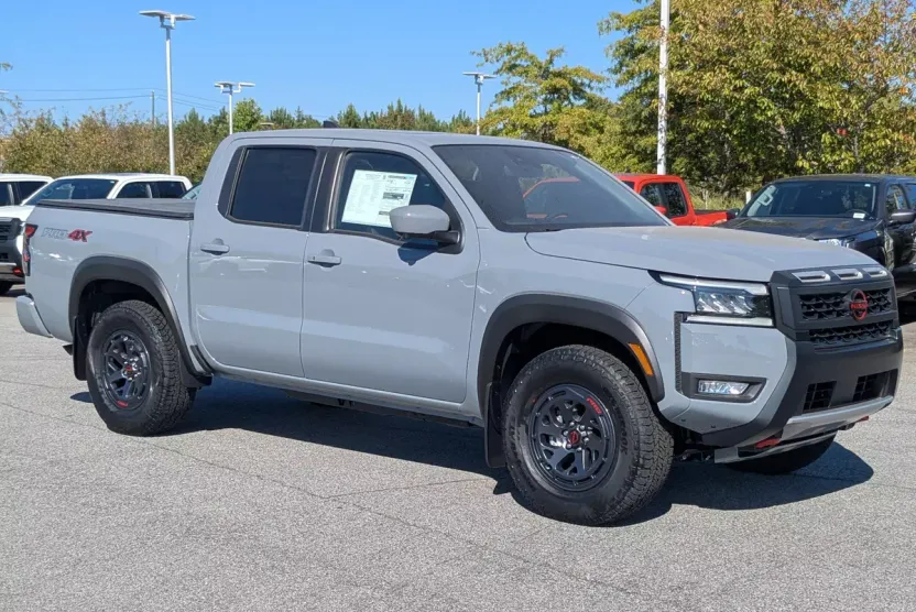 2026 Nissan Frontier Crew Cab PRO-4X photo 1
