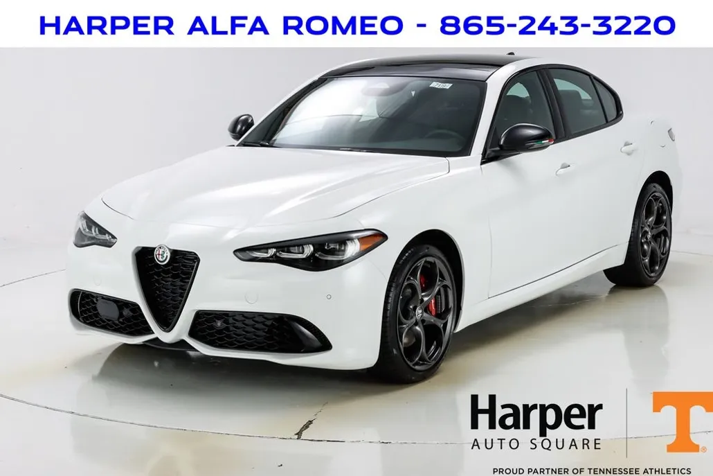 2025 Alfa Romeo Giulia photo 1