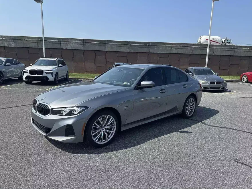 2023 Bmw 330e xDrive photo 1