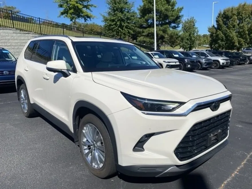 2024 Toyota 4Runner SR5 Premium photo 1