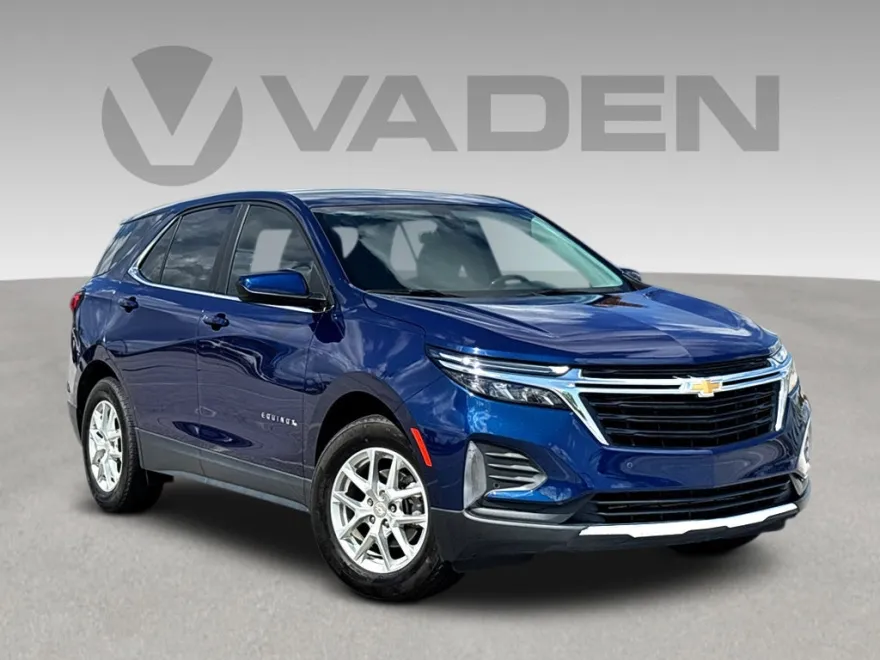 2022 Chevrolet Equinox LT photo 1