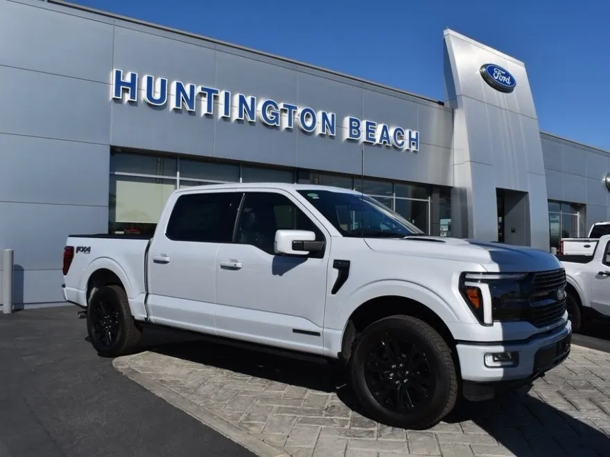 2025 Ford F-150 Platinum photo 1