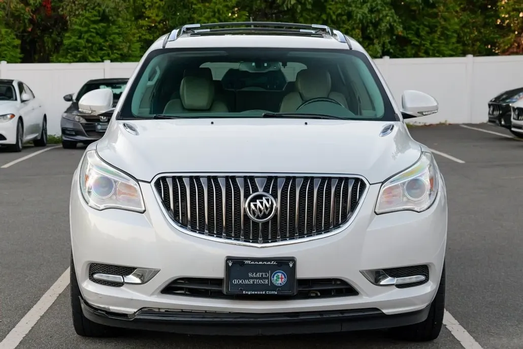 2017 Buick Enclave Leather photo 1