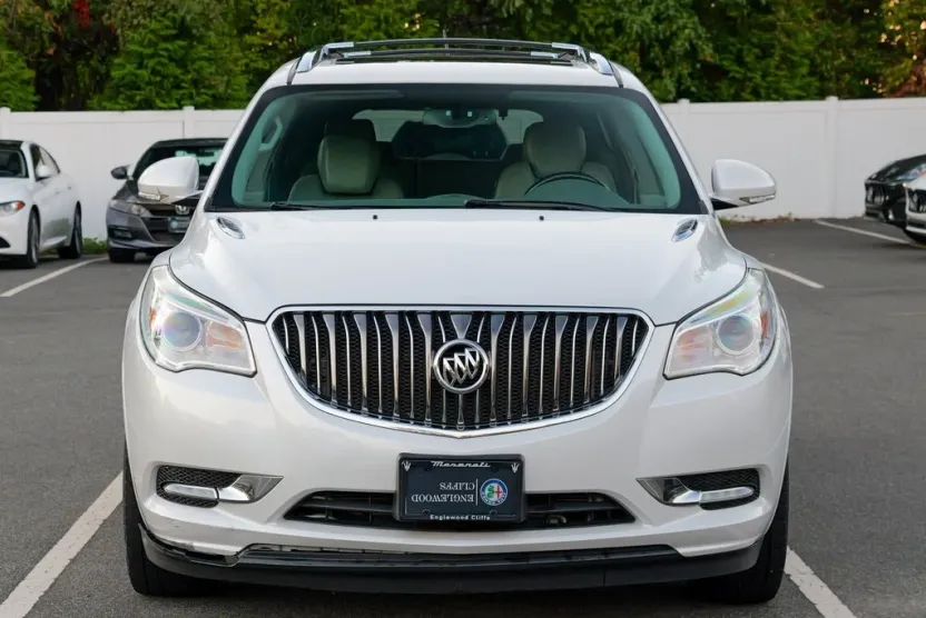 2017 Buick Enclave Leather photo 1