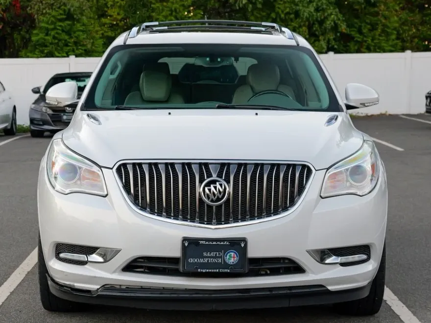 2017 Buick Enclave Leather photo 1