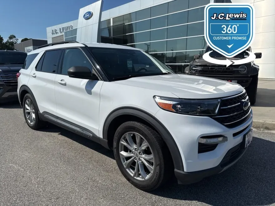2020 Ford Explorer XLT photo 1