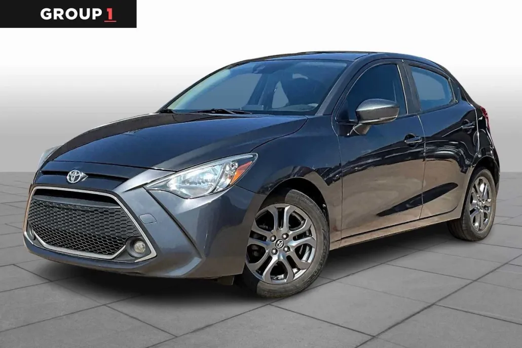 2020 Toyota Yaris LE photo 1