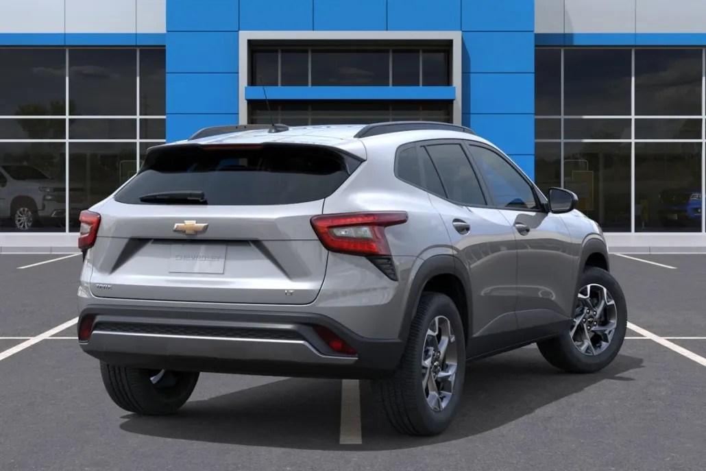 2025 Chevrolet Trax LT photo 1