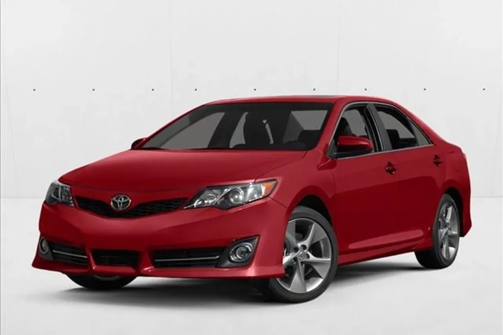 2014 Toyota Camry SE photo 1