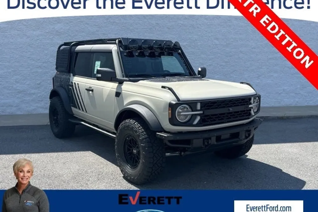 2025 Ford Bronco Badlands photo 1