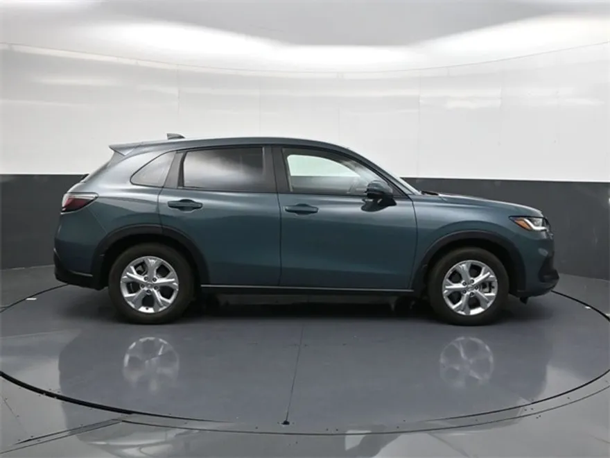 2025 Honda HR-V LX photo 1
