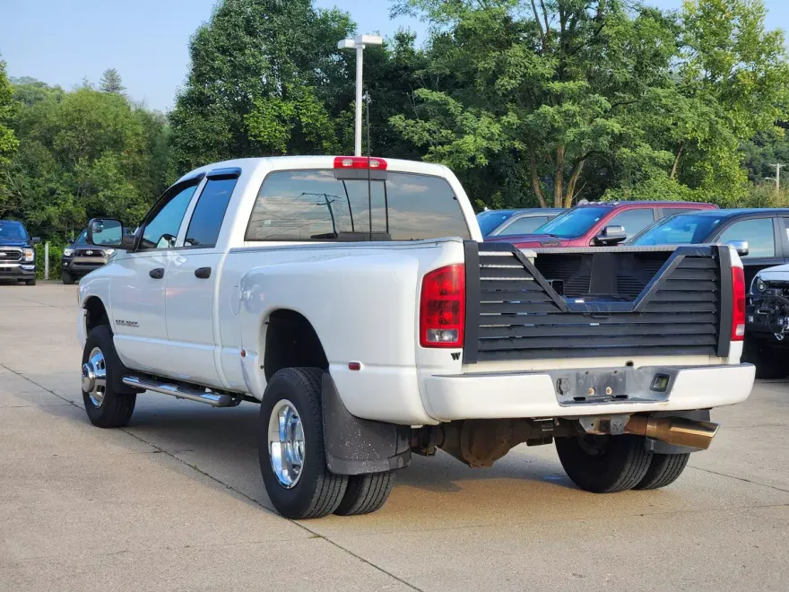 2004 Dodge Ram 3500 SLT photo 1