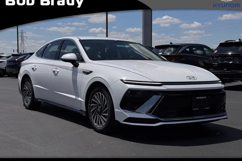 2025 Hyundai Sonata Hybrid SEL photo 1