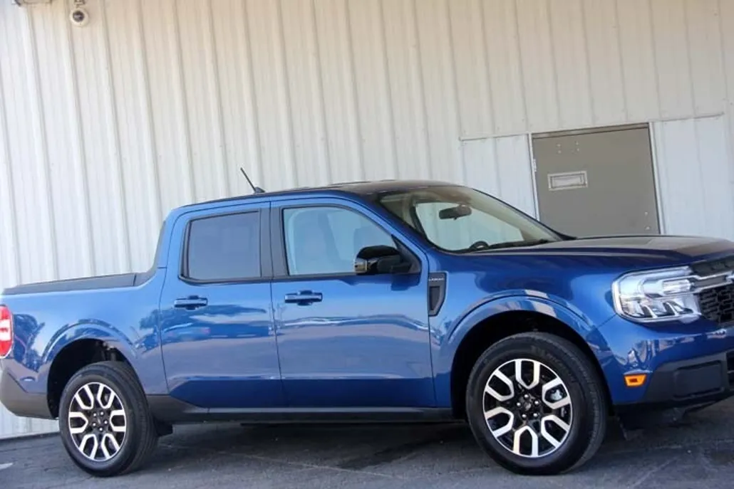 2024 Ford Maverick Lariat photo 1