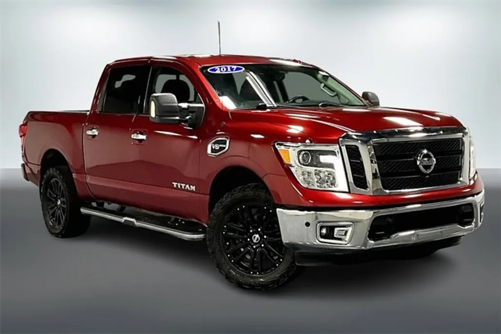 2017 Nissan Titan SL photo 1