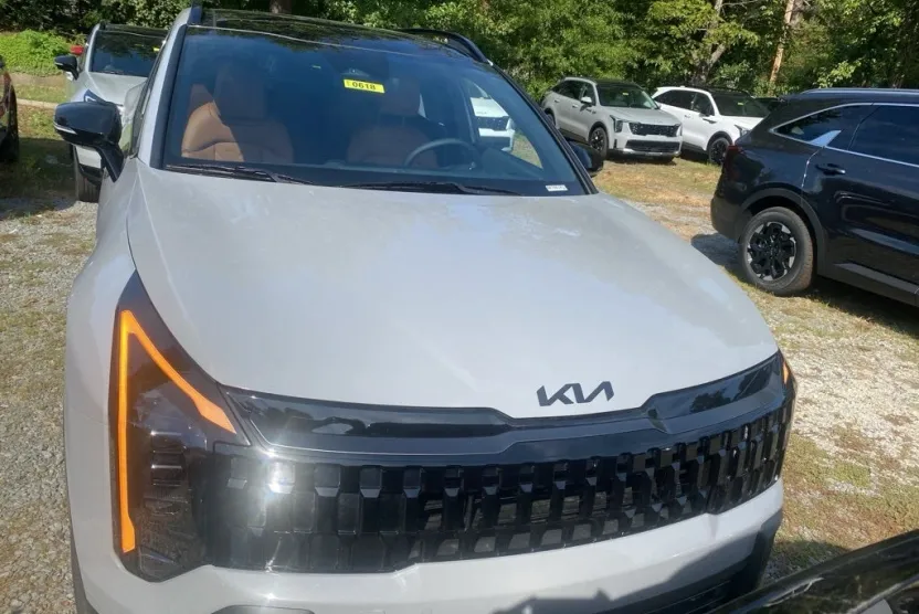 2026 Kia Sportage Hybrid Base photo 1