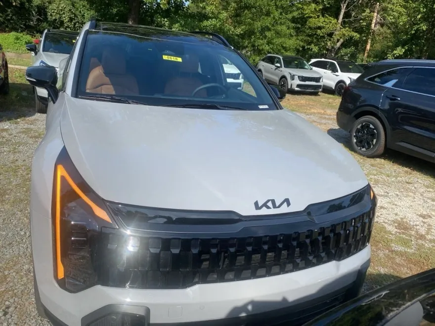2026 Kia Sportage Hybrid Base photo 1