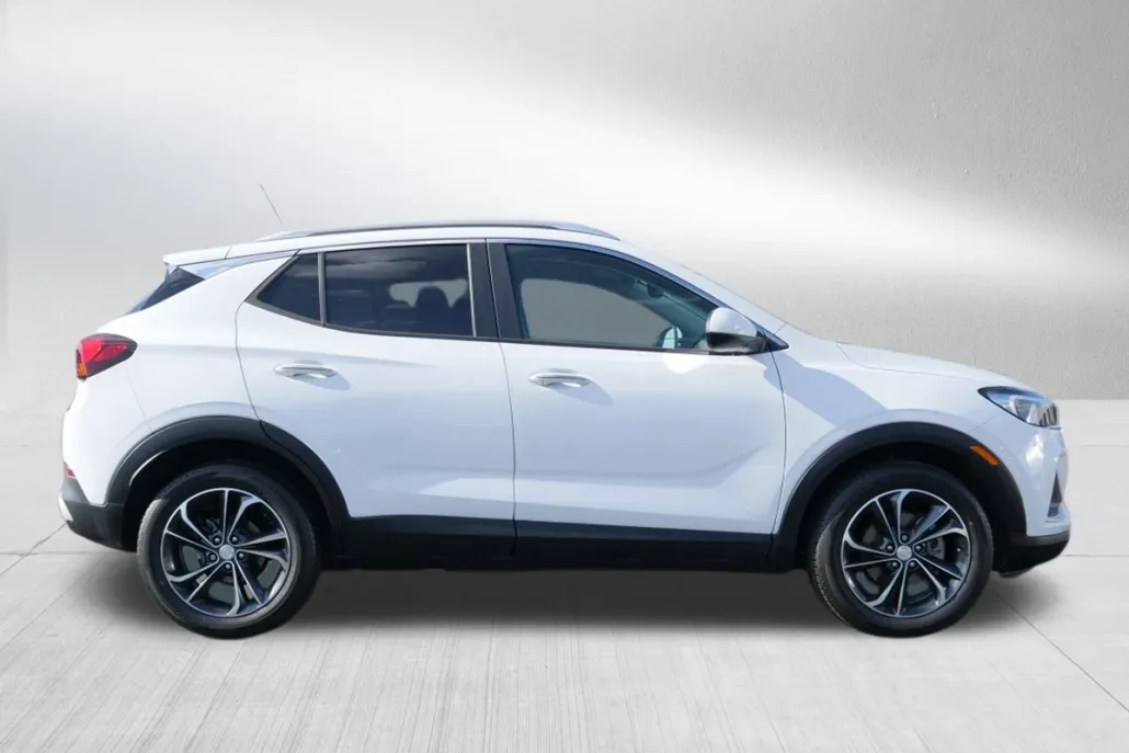 2022 Buick Encore Select photo 1