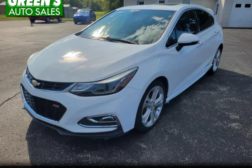 2017 Chevrolet Cruze Premier photo 1