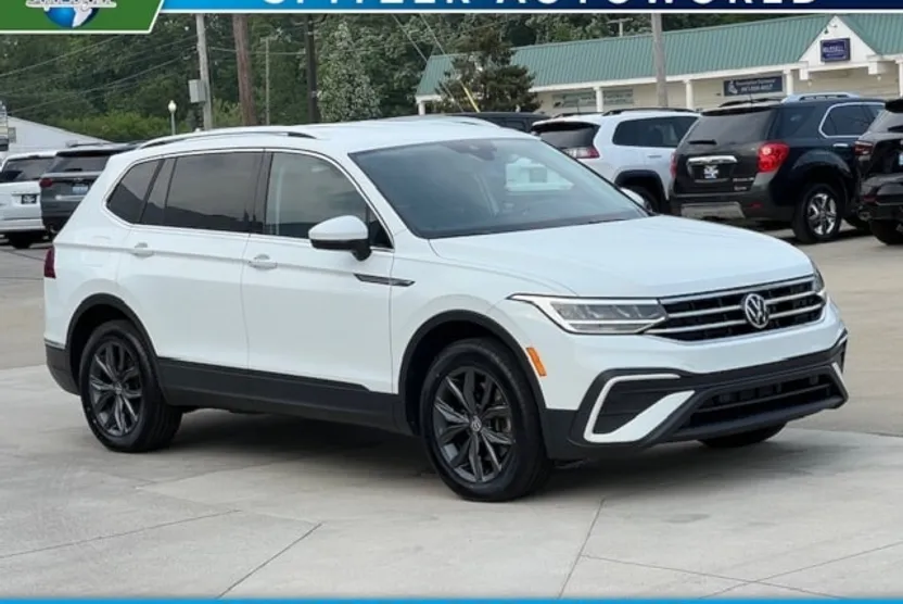 2022 Volkswagen Tiguan SE photo 1
