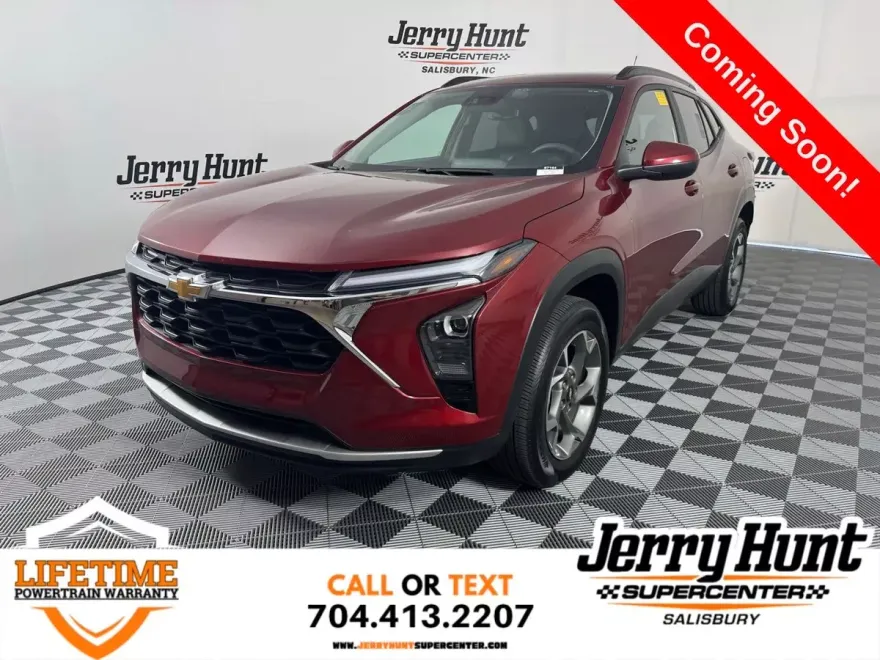 2024 Chevrolet Trax LT photo 1