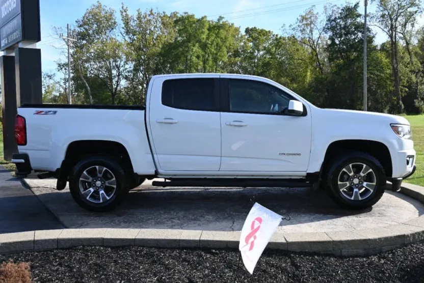 2017 Chevrolet Colorado Z71 photo 1
