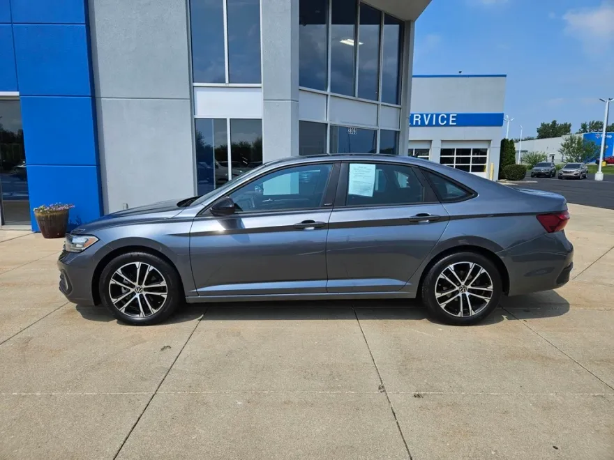 2023 Volkswagen Jetta 1.5T Sport photo 1